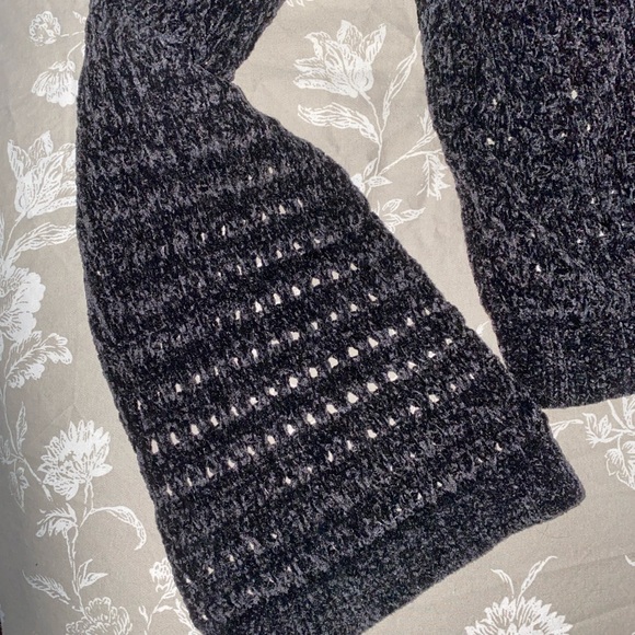 Express sweater - Picture 3 of 3